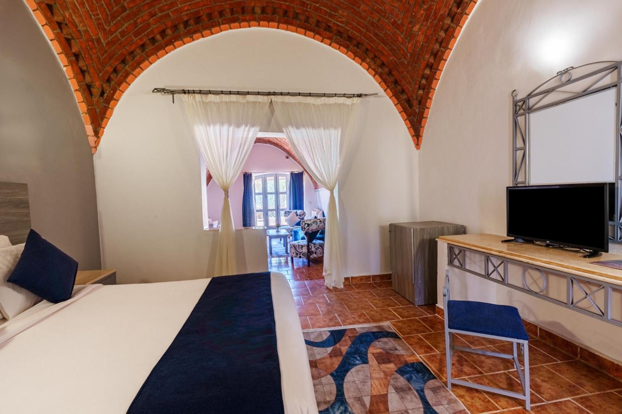 Protels Crystal Hotel 4*