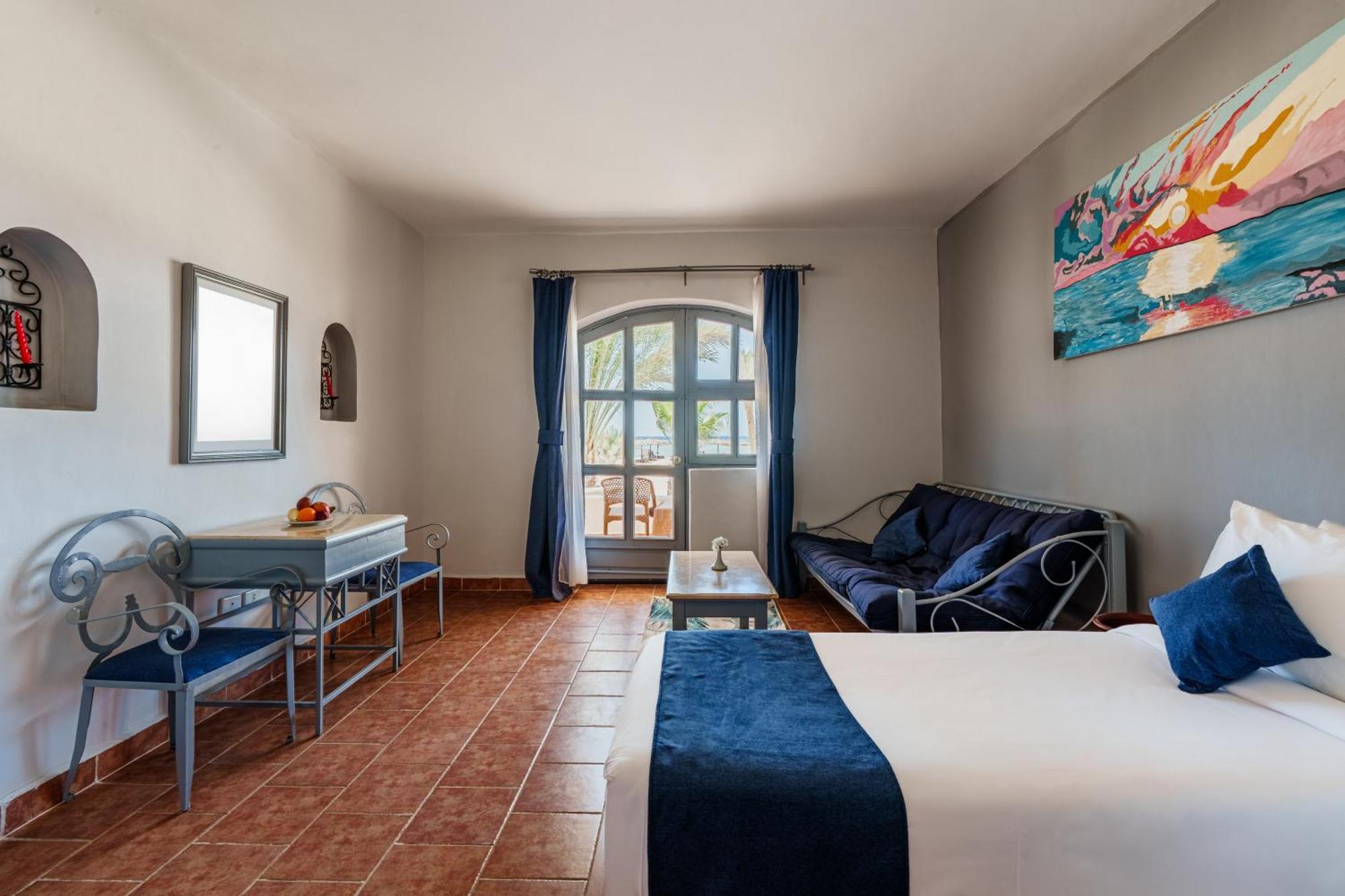 Protels Crystal Hotel 4*